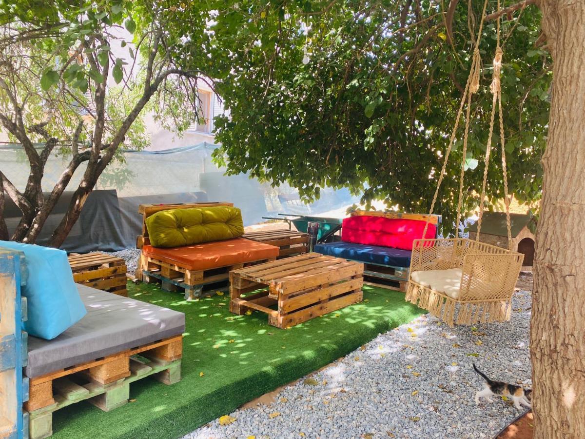 Secret Garden Guest House 02 Фамагуста Екстериор снимка